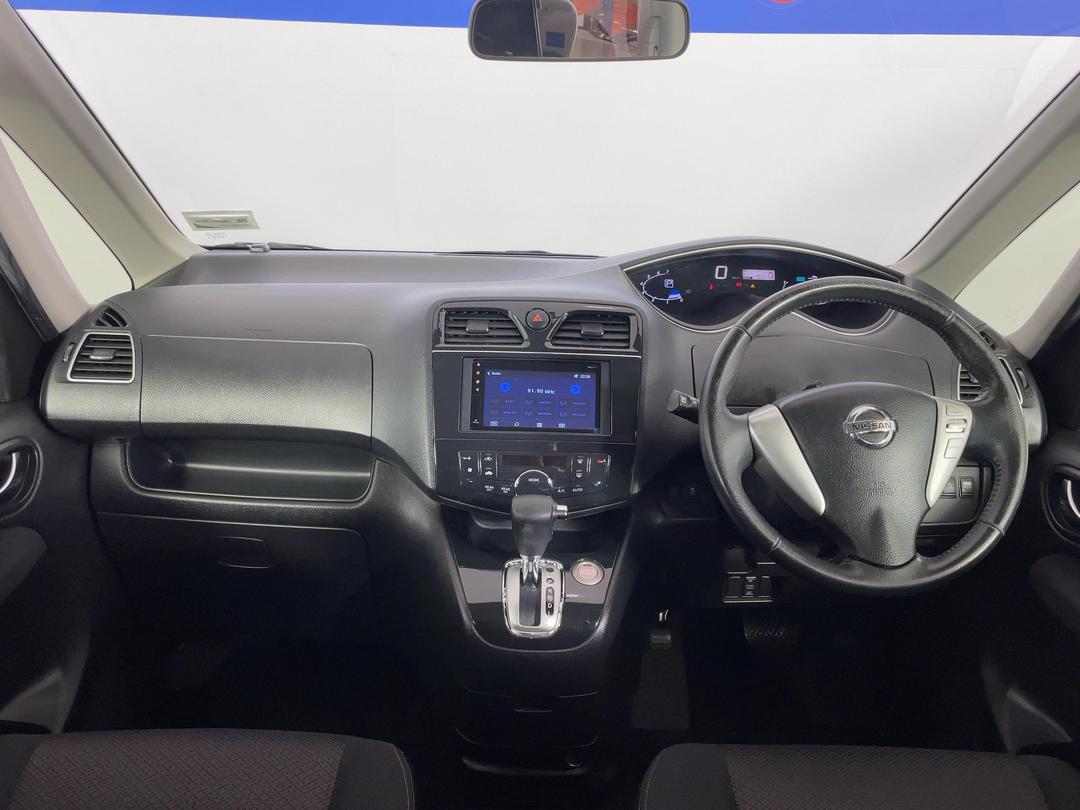 Photo '17' of Nissan Serena