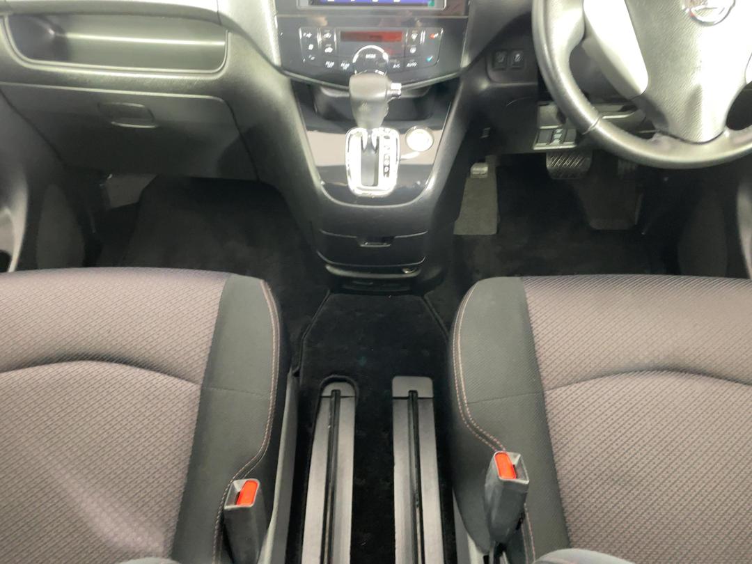 Photo '18' of Nissan Serena