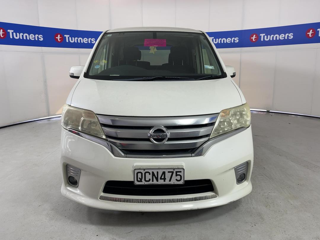 Photo '2' of Nissan Serena Photo '2' of Nissan Serena