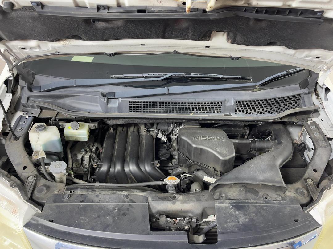 Photo '4' of Nissan Serena Photo '4' of Nissan Serena