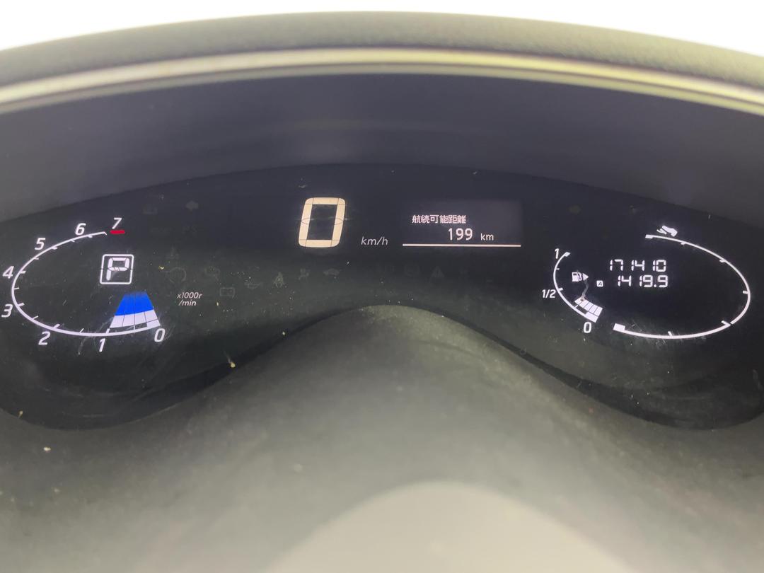Photo '11' of Nissan Serena Photo '11' of Nissan Serena
