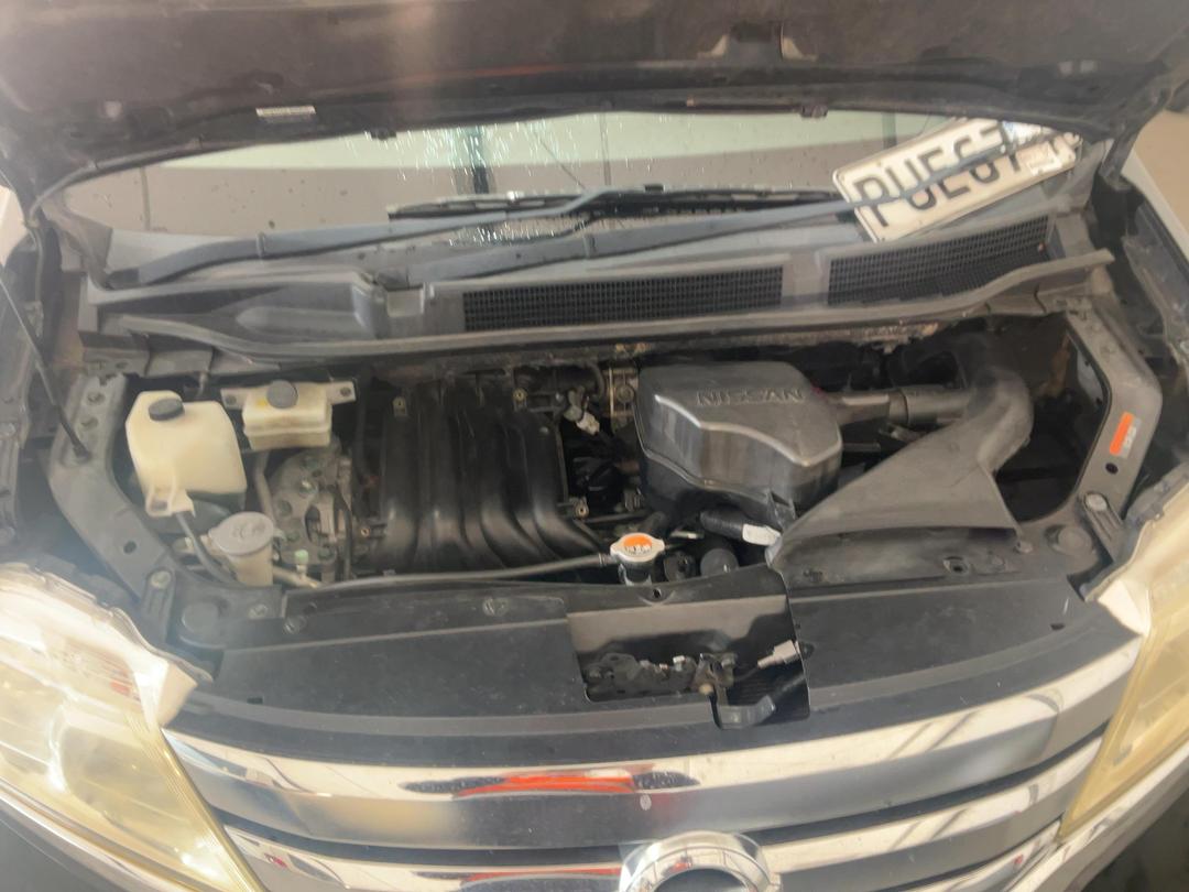 Photo '16' of Nissan Serena Photo '16' of Nissan Serena