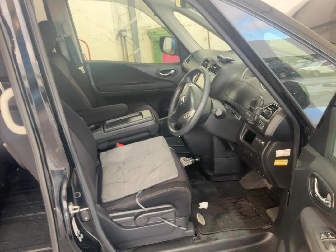 Photo '20' of Nissan Serena Photo '20' of Nissan Serena