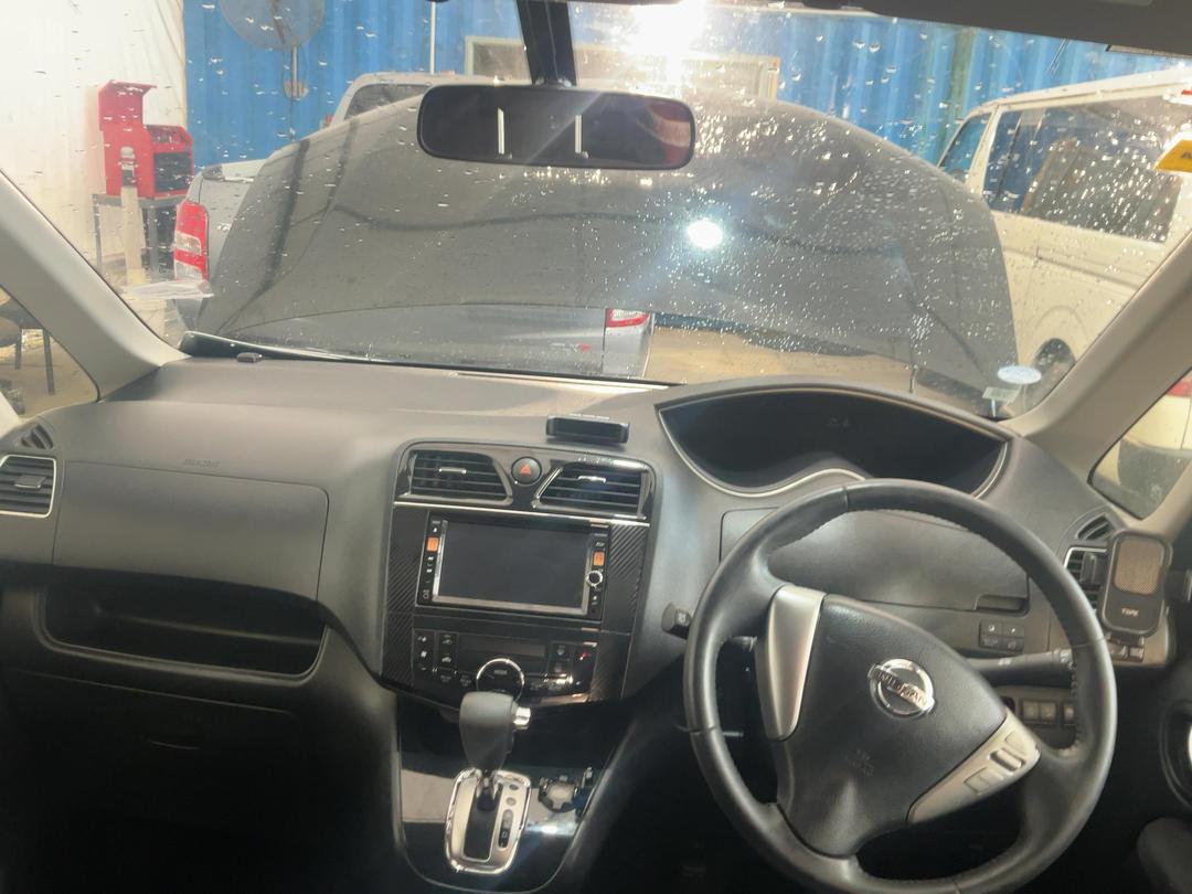 Photo '22' of Nissan Serena Photo '22' of Nissan Serena