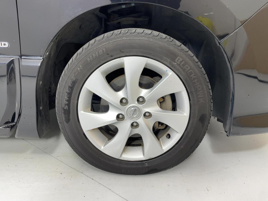 Photo '9' of Nissan Serena