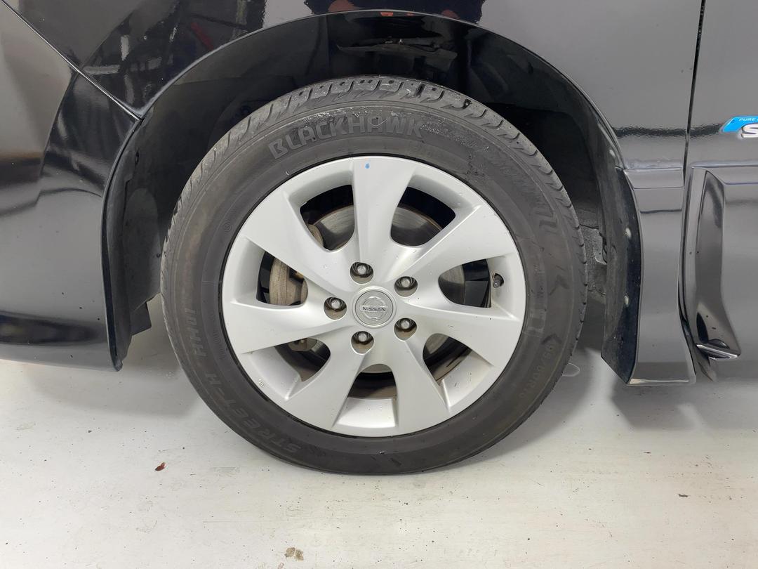 Photo '10' of Nissan Serena