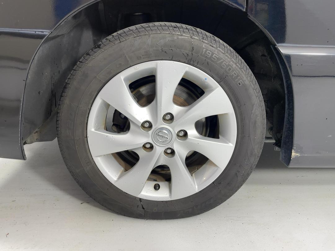 Photo '12' of Nissan Serena