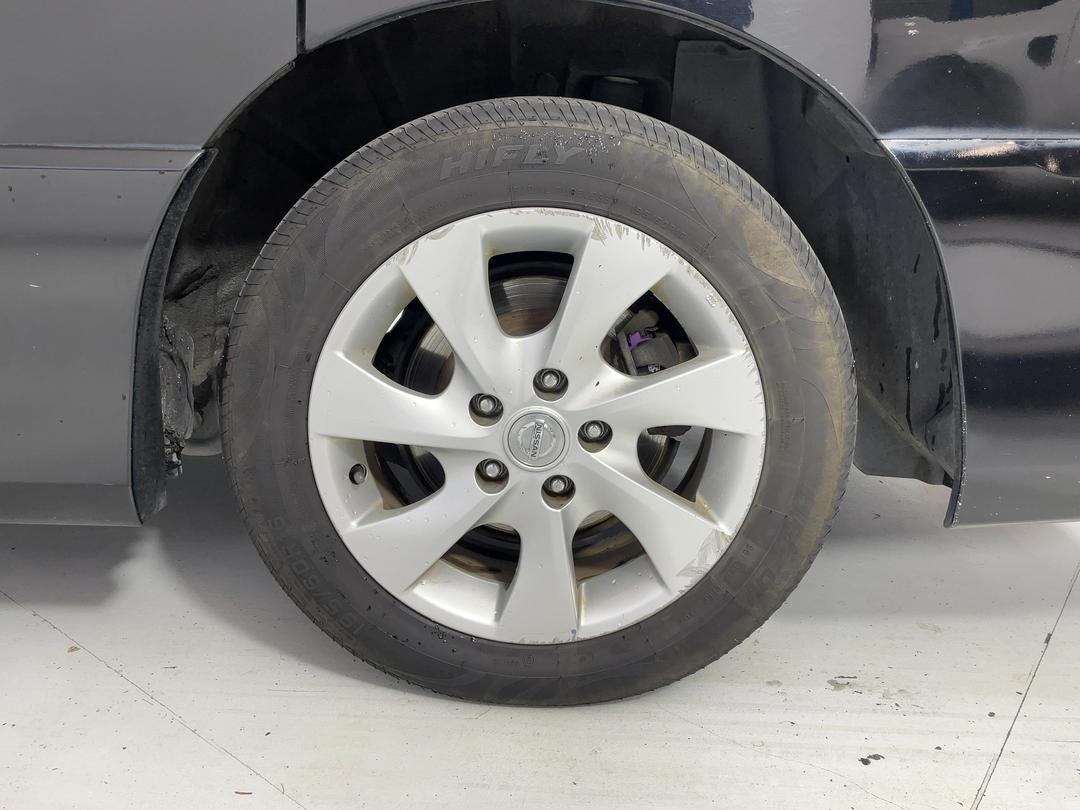 Photo '11' of Nissan Serena
