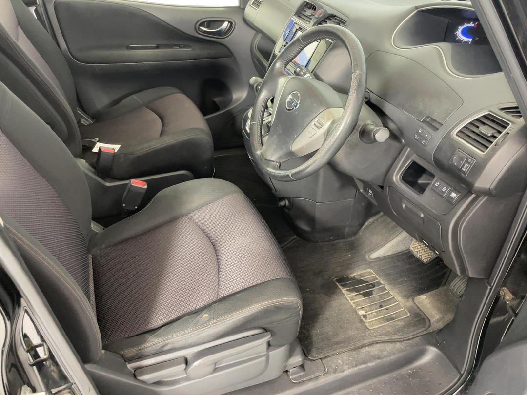 Photo '16' of Nissan Serena
