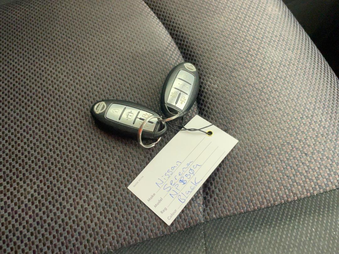 Photo '21' of Nissan Serena