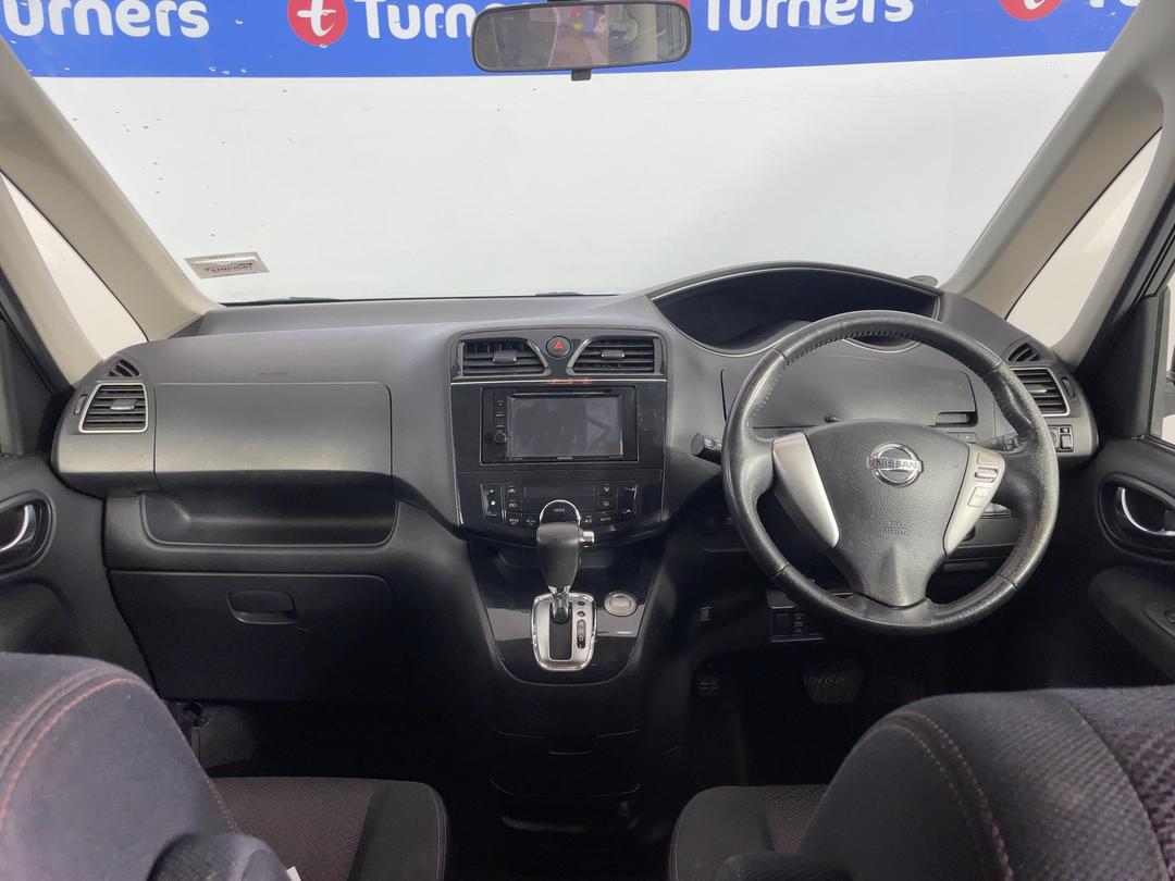 Photo '17' of Nissan Serena