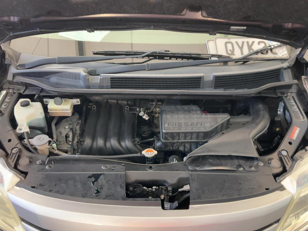 Photo '18' of Nissan Serena Photo '18' of Nissan Serena