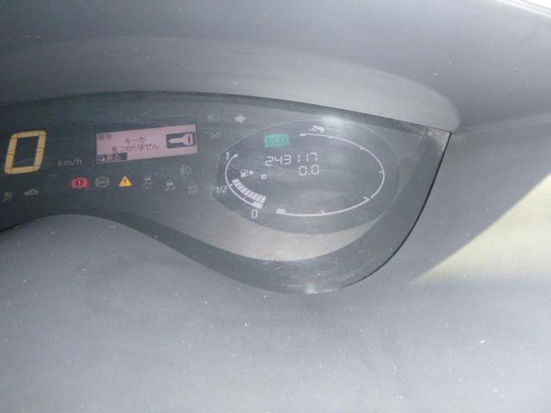 Photo '4' of Nissan Serena Photo '4' of Nissan Serena