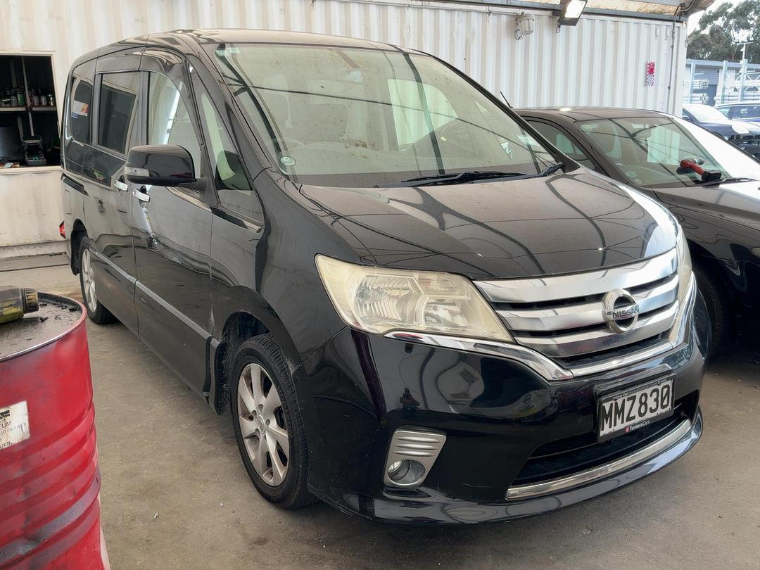Photo '2' of Nissan Serena Highway Star Photo '2' of Nissan Serena Highway Star