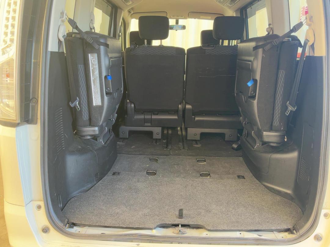 Photo '6' of Nissan Serena Photo '6' of Nissan Serena