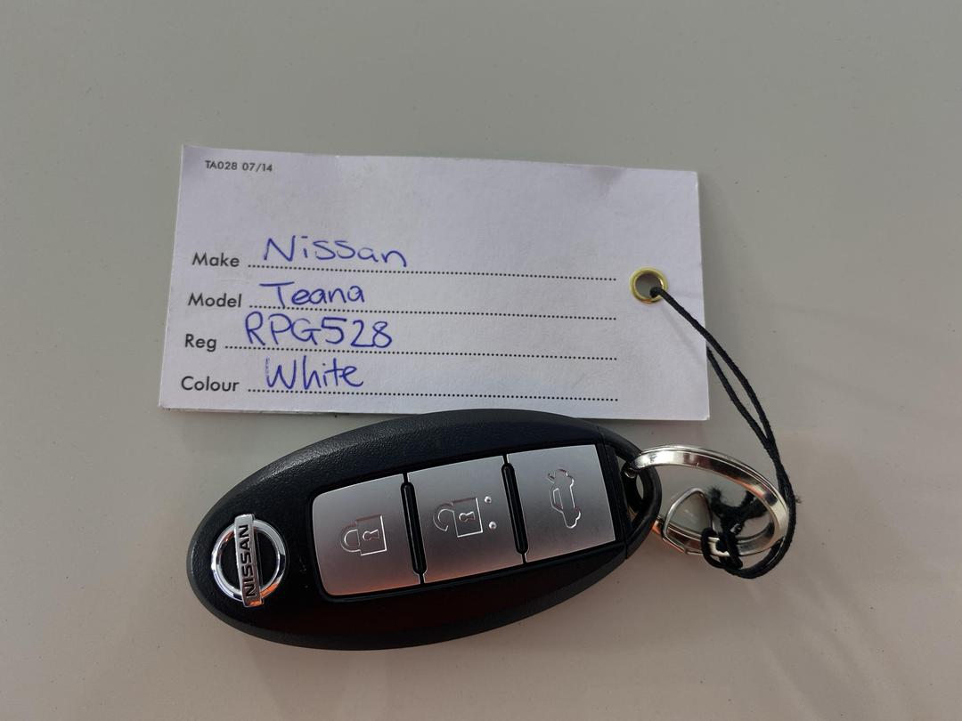 Photo '22' of Nissan Teana