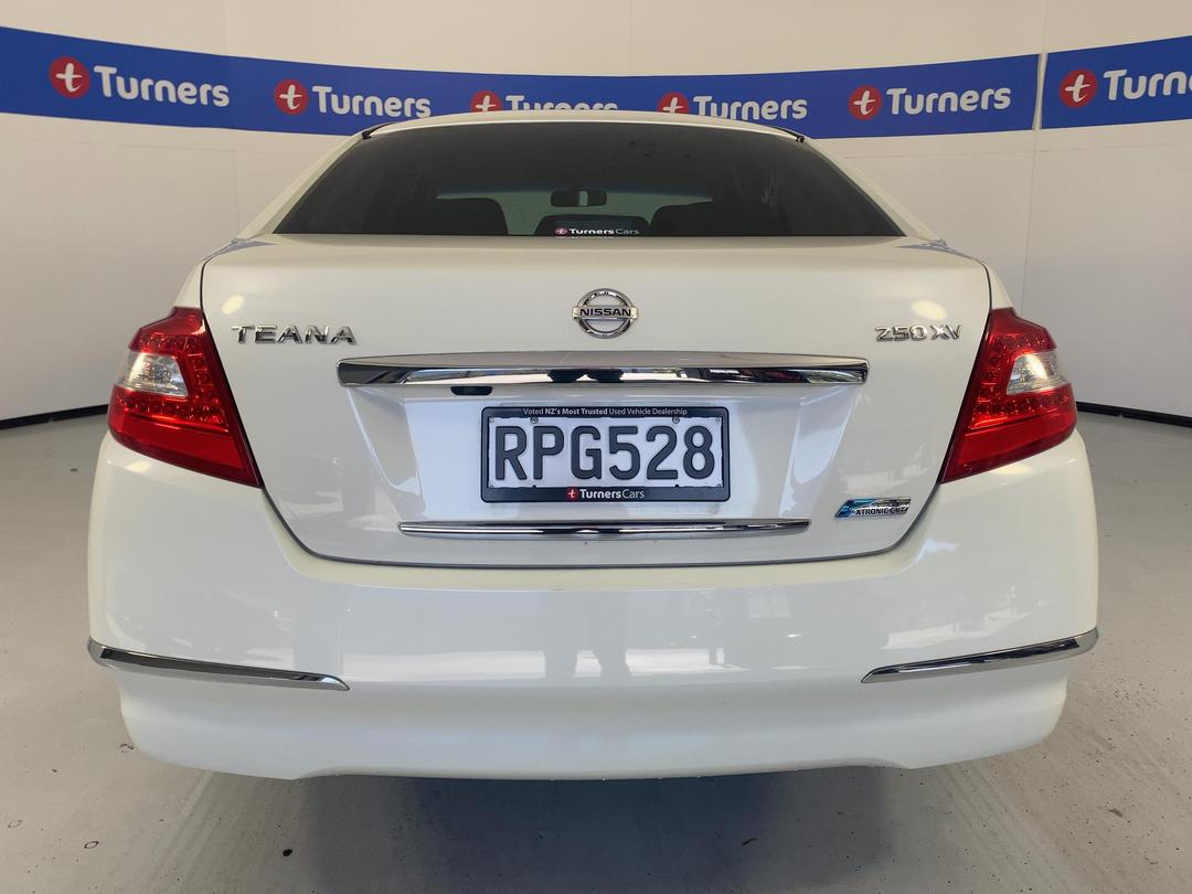 Photo '6' of Nissan Teana