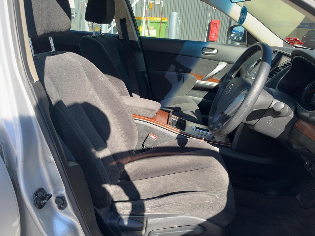 Photo '16' of Nissan Teana