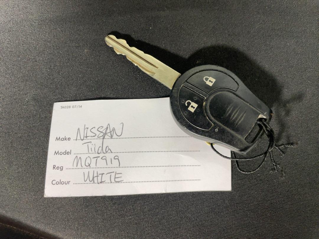 Photo '22' of Nissan Tiida