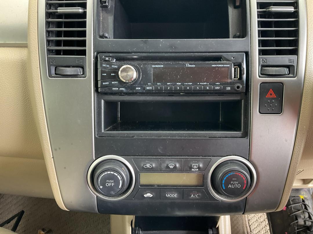 Photo '11' of Nissan Tiida