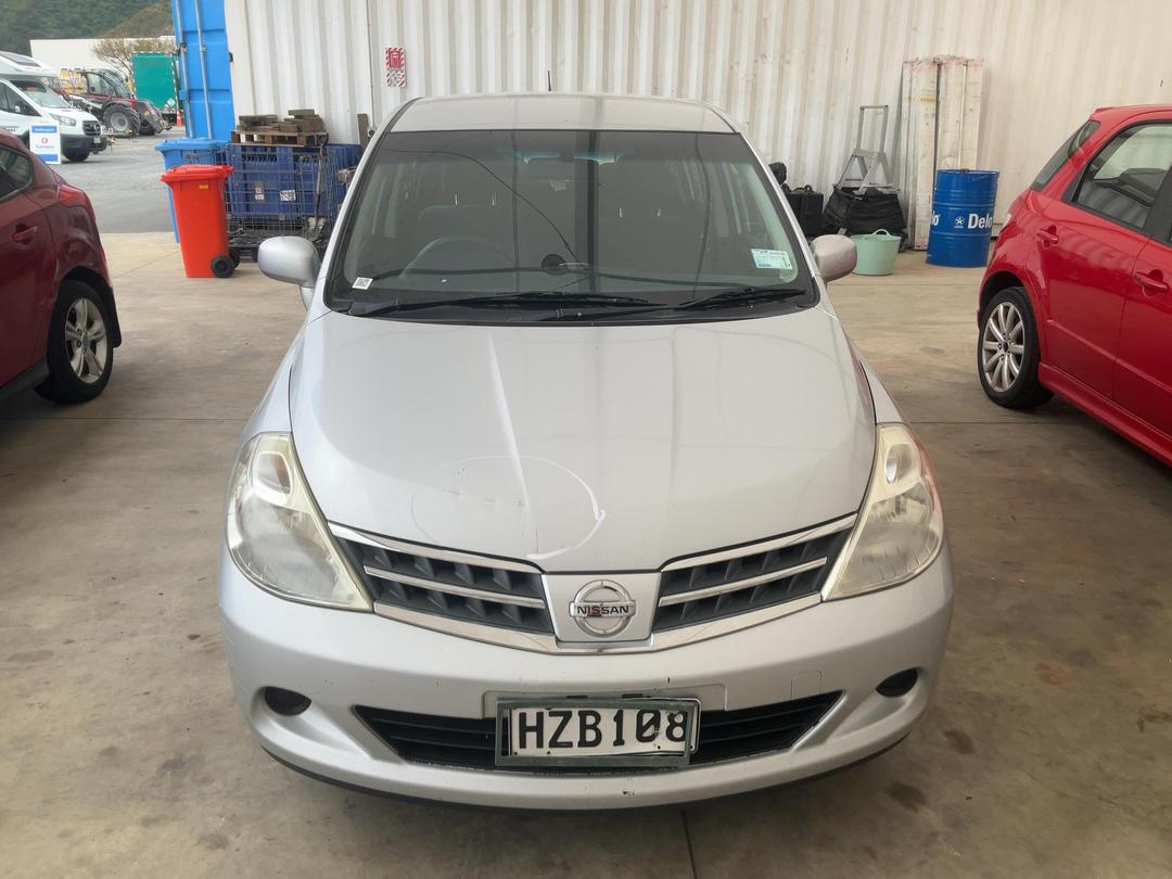 Photo '2' of Nissan Tiida