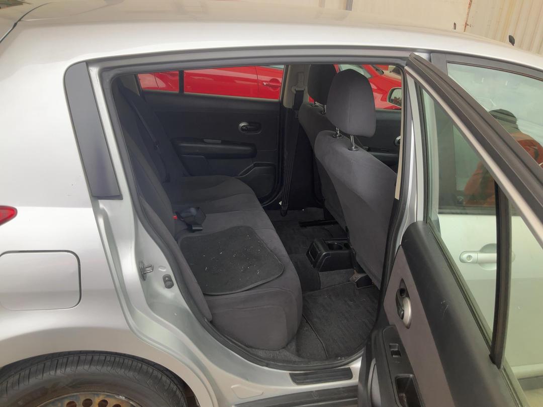 Photo '8' of Nissan Tiida