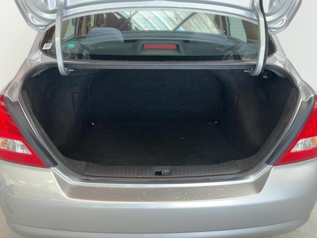 Photo '14' of Nissan Tiida