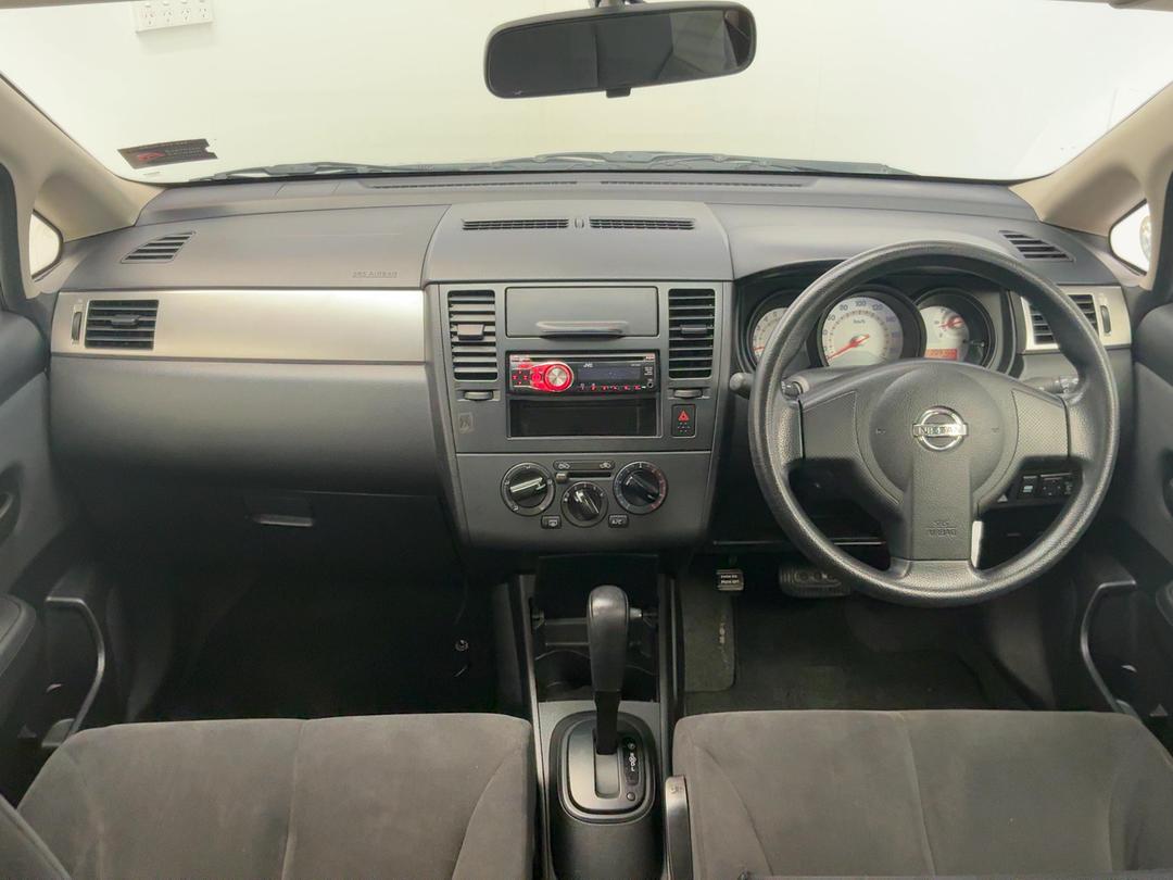 Photo '17' of Nissan Tiida