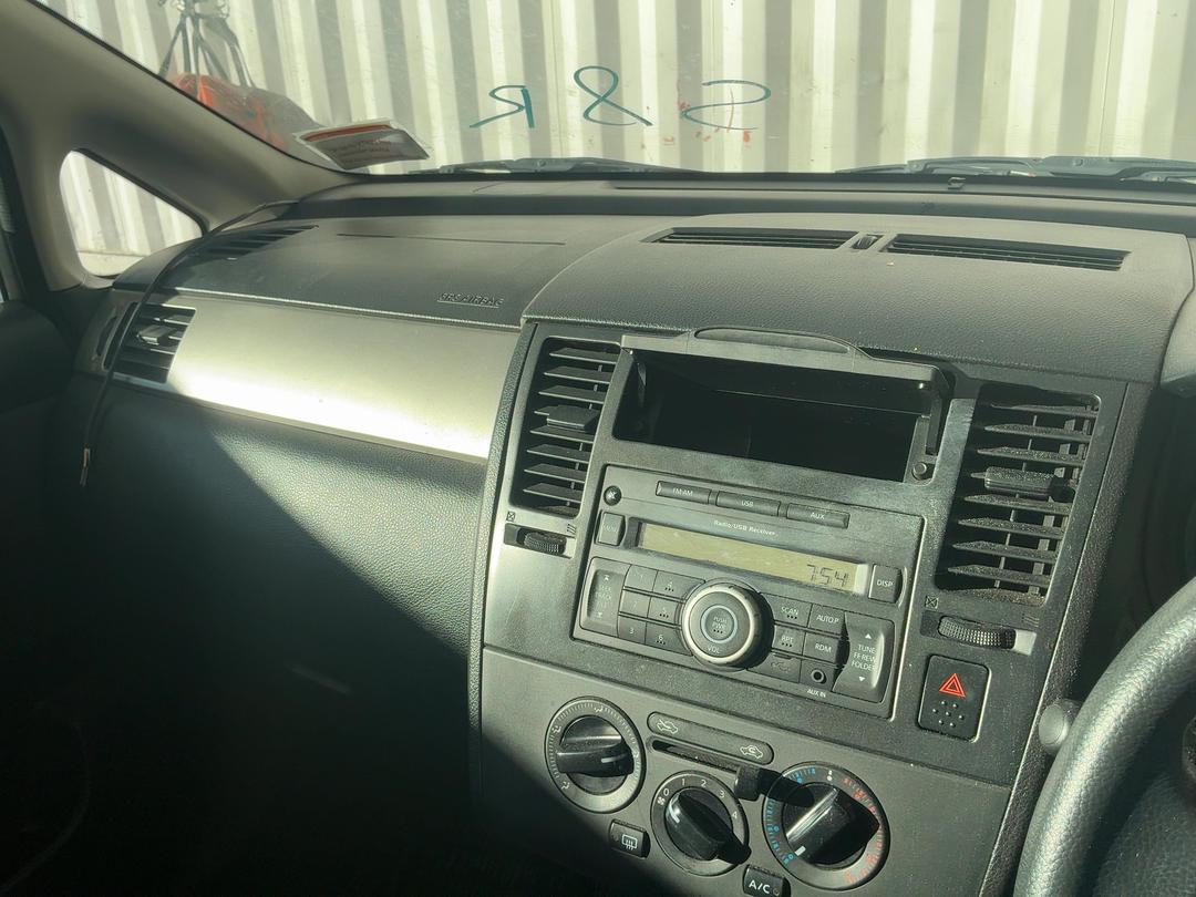Photo '15' of Nissan Tiida Photo '15' of Nissan Tiida