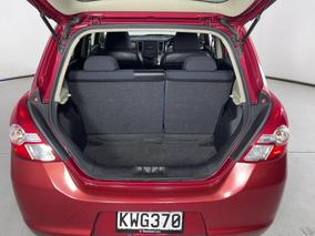 Photo '14' of Nissan Tiida