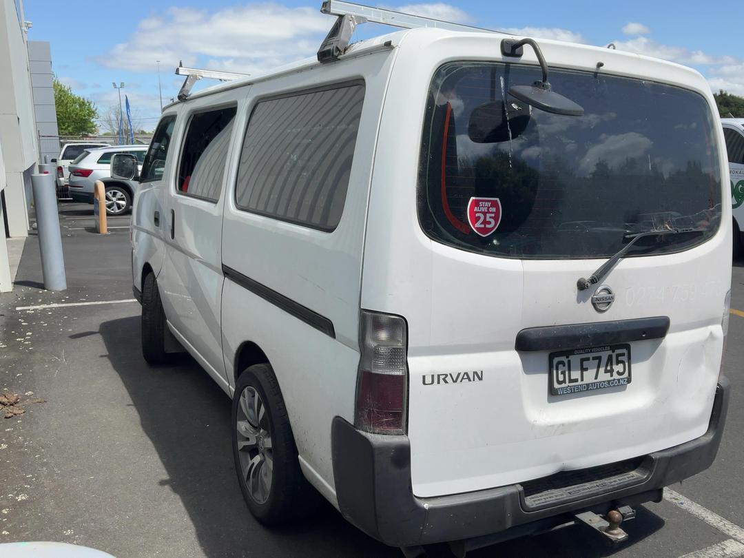 Photo '3' of Nissan Urvan Photo '3' of Nissan Urvan