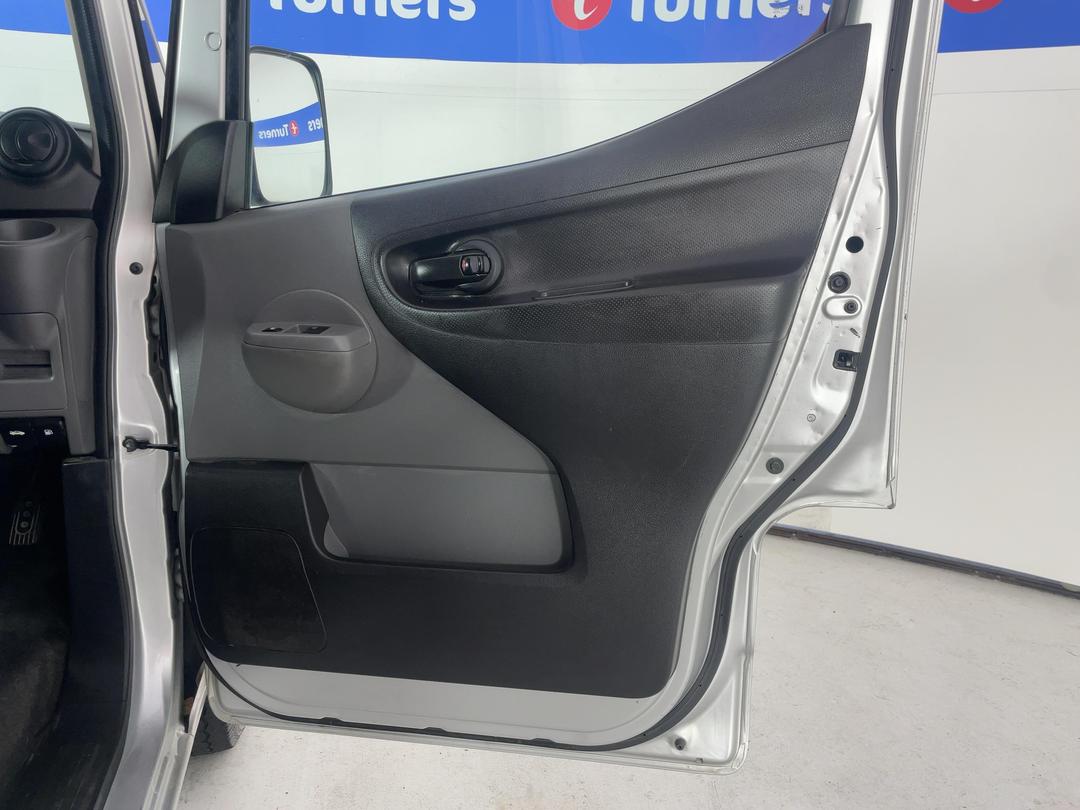 Photo '15' of Nissan Vanette