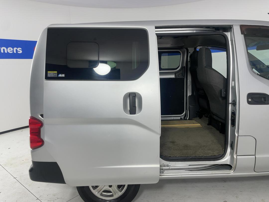 Photo '19' of Nissan Vanette