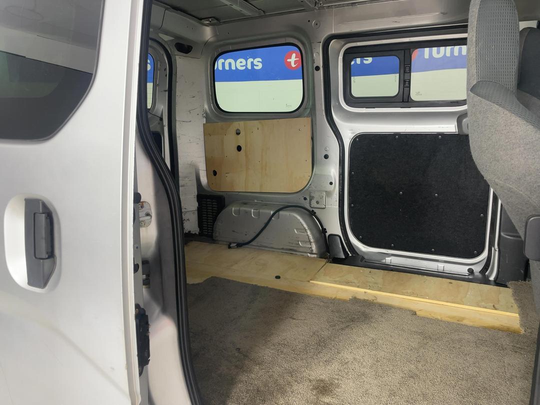 Photo '20' of Nissan Vanette