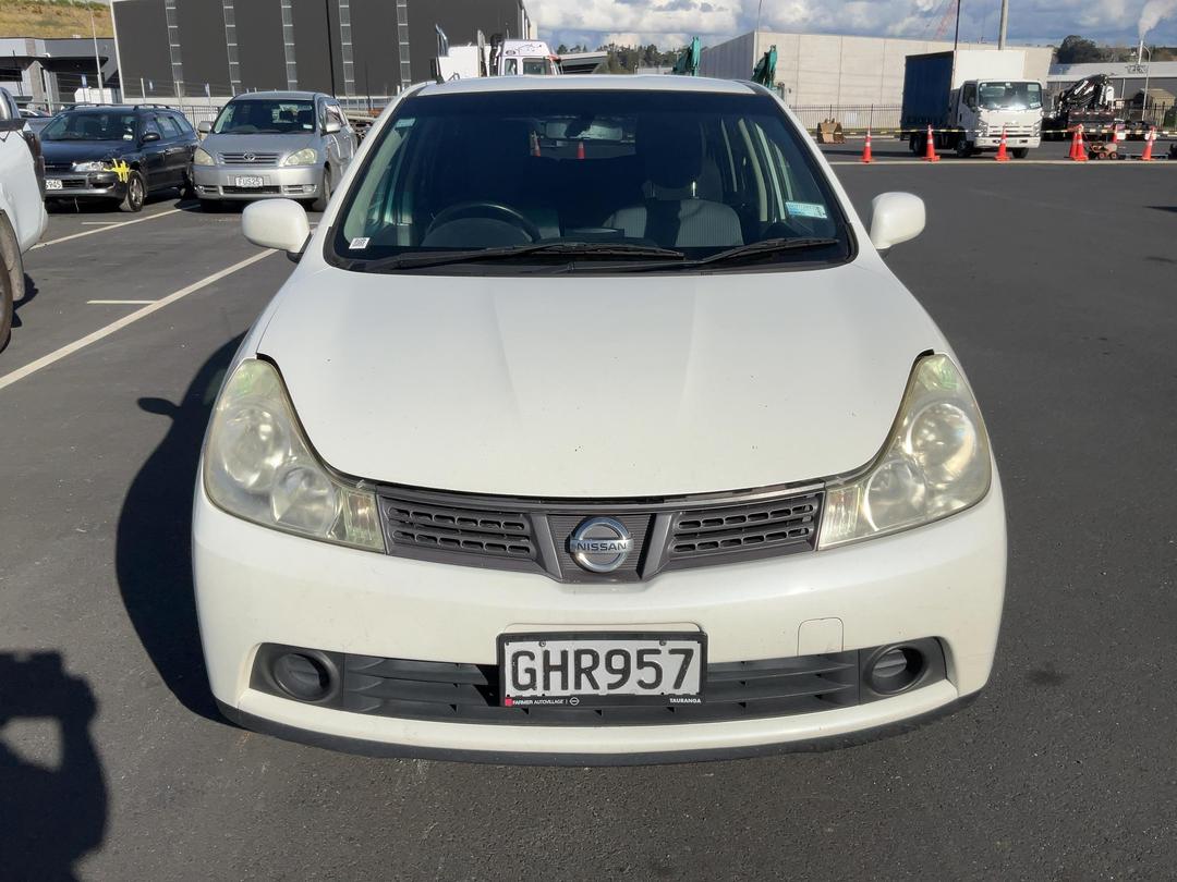 Photo '3' of Nissan Wingroad Photo '3' of Nissan Wingroad