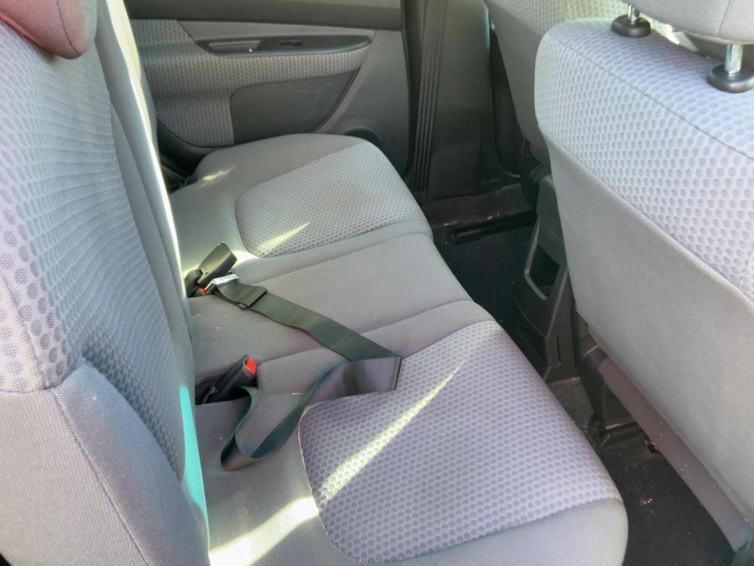 Photo '15' of Nissan Wingroad Photo '15' of Nissan Wingroad
