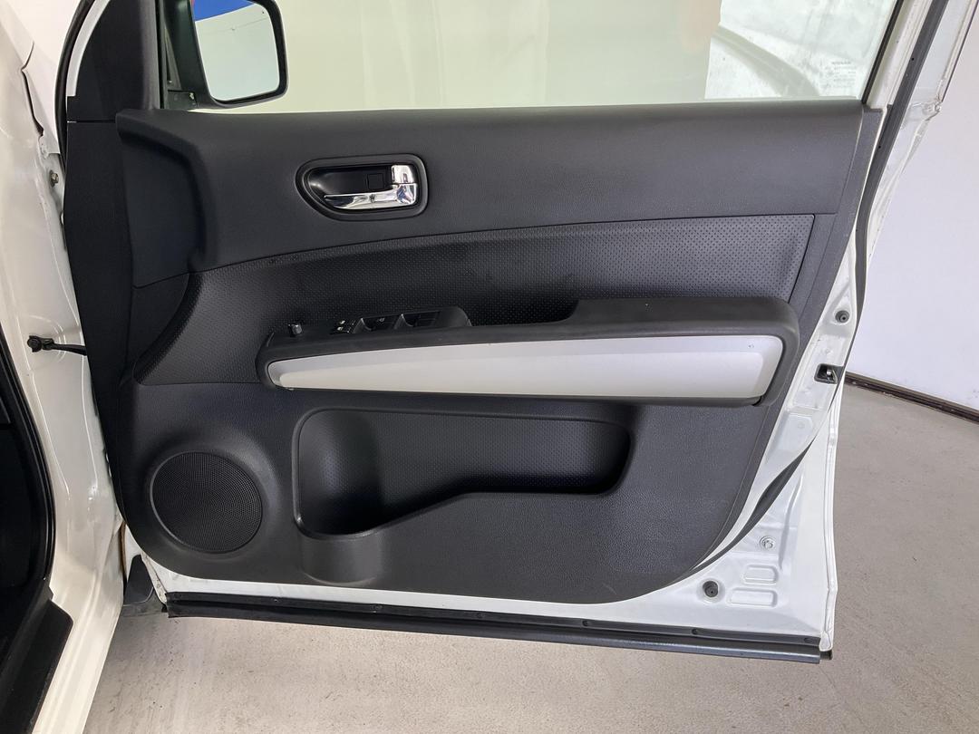 Photo '15' of Nissan X-Trail