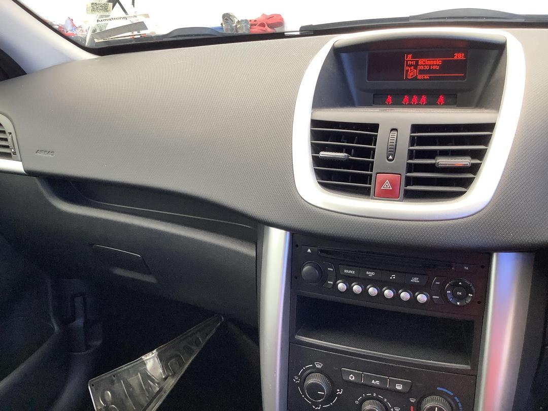 Photo '15' of Peugeot 207 XT