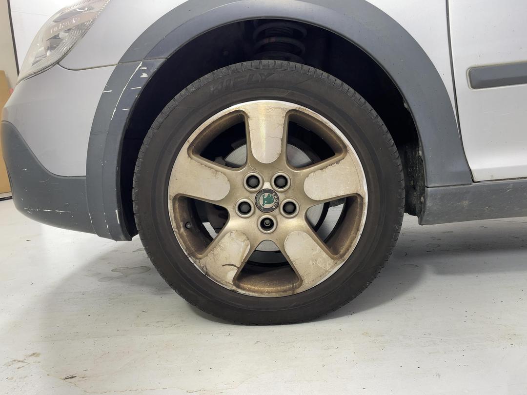 Photo '8' of Skoda Octavia Scout TDI Photo '8' of Skoda Octavia Scout TDI