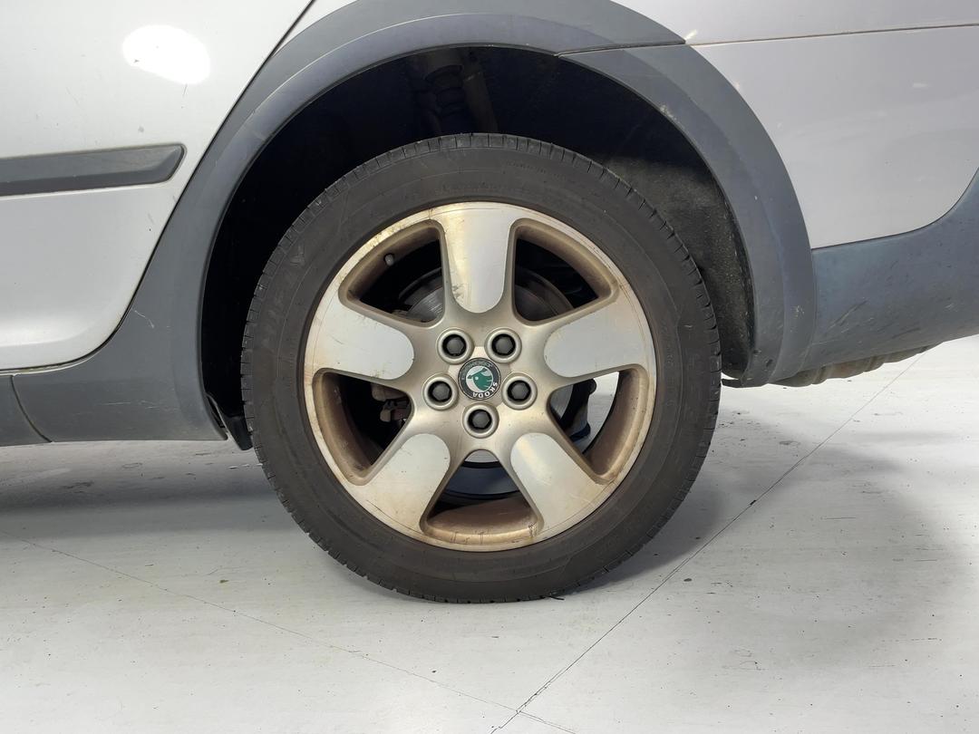 Photo '9' of Skoda Octavia Scout TDI Photo '9' of Skoda Octavia Scout TDI