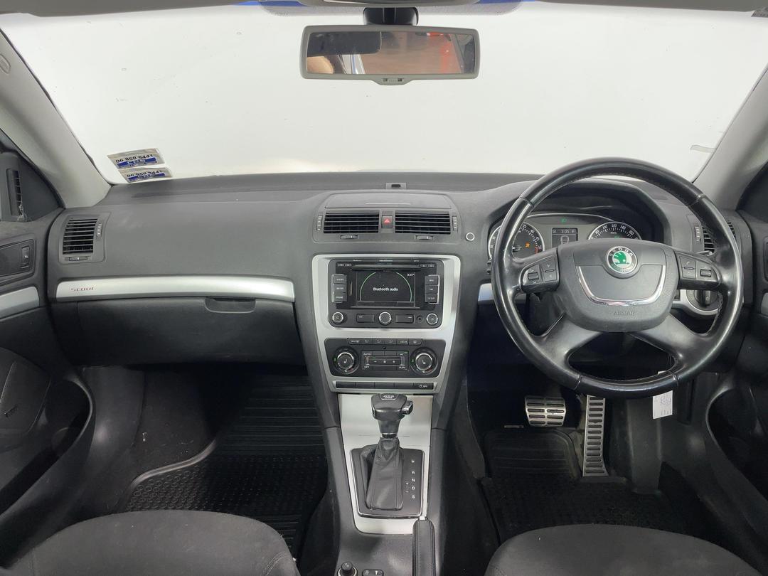 Photo '15' of Skoda Octavia Scout TDI Photo '15' of Skoda Octavia Scout TDI