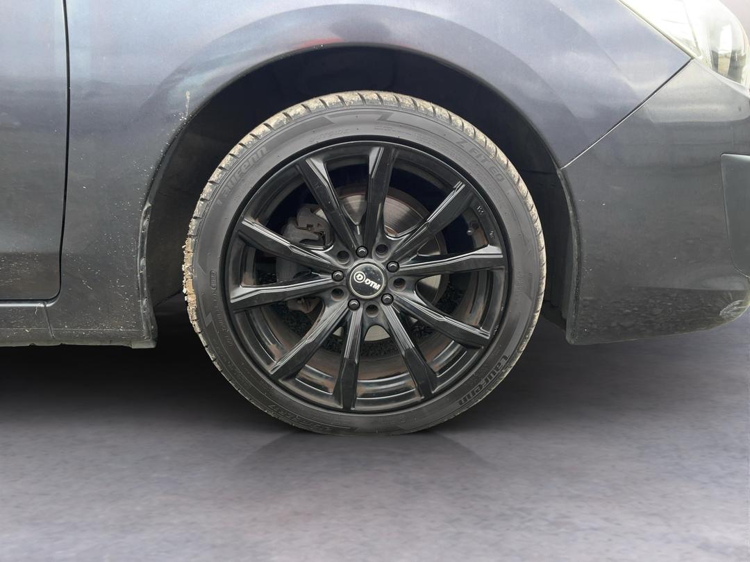 Photo '7' of Subaru Impreza Photo '7' of Subaru Impreza
