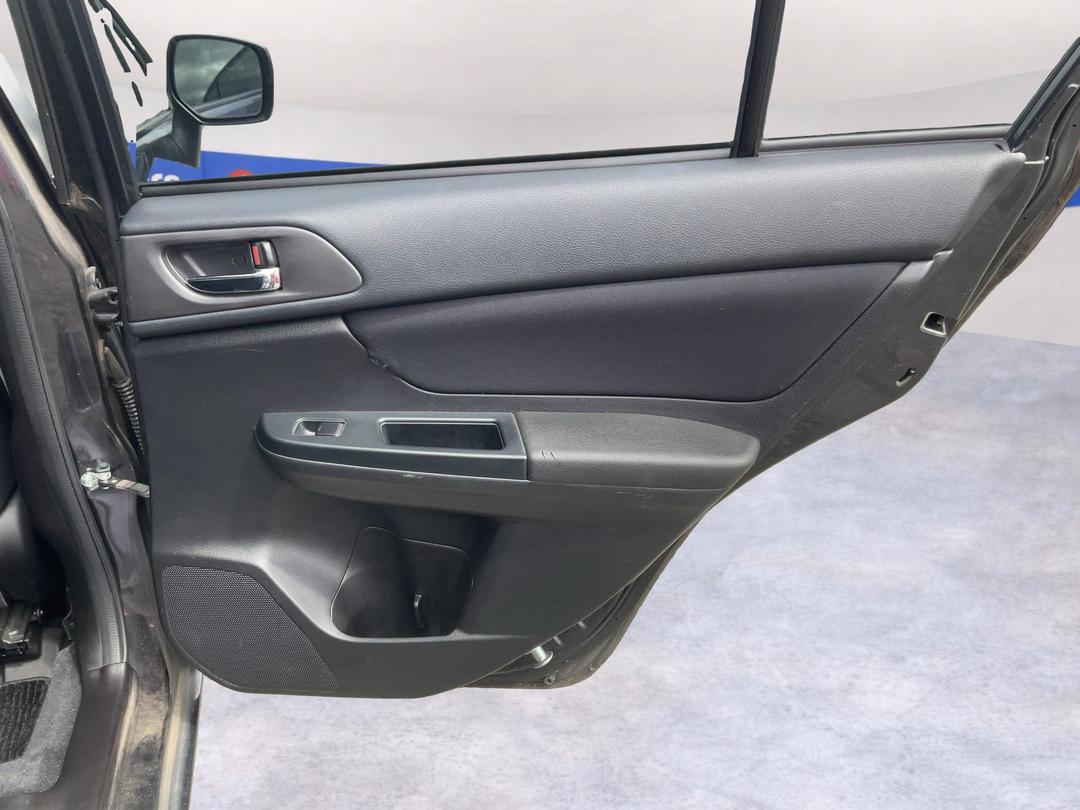 Photo '17' of Subaru Impreza Photo '17' of Subaru Impreza