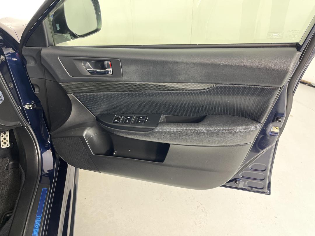 Photo '15' of Subaru Legacy