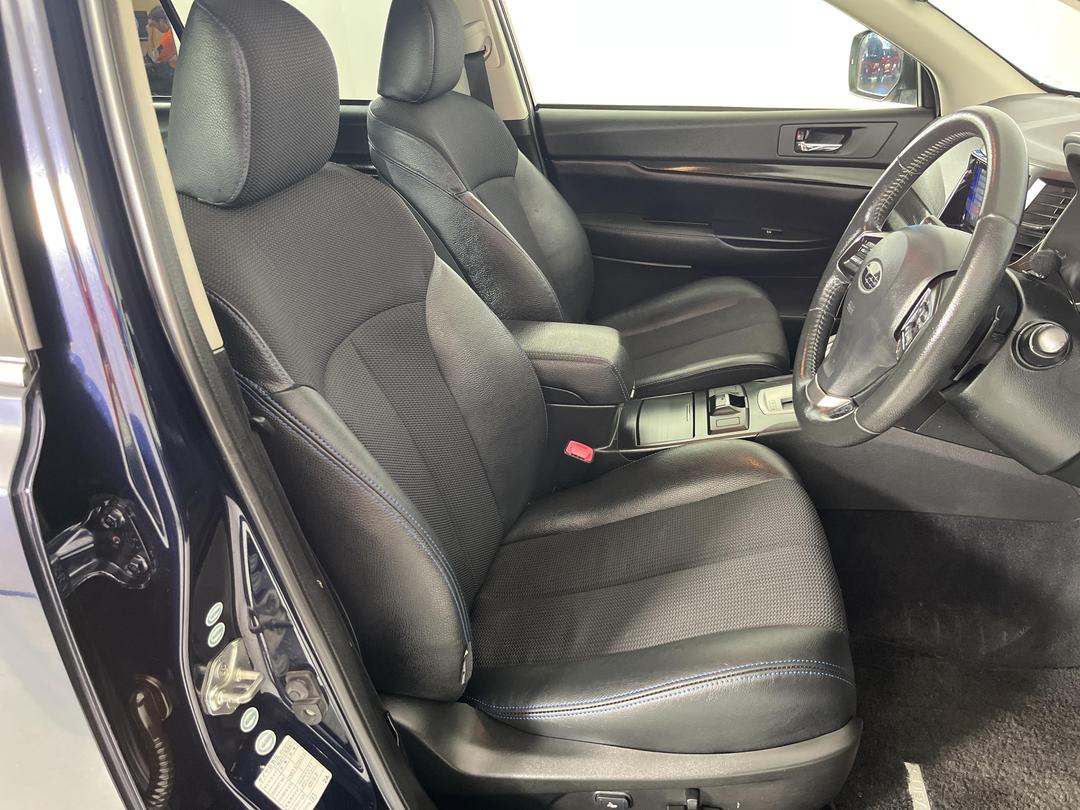 Photo '16' of Subaru Legacy