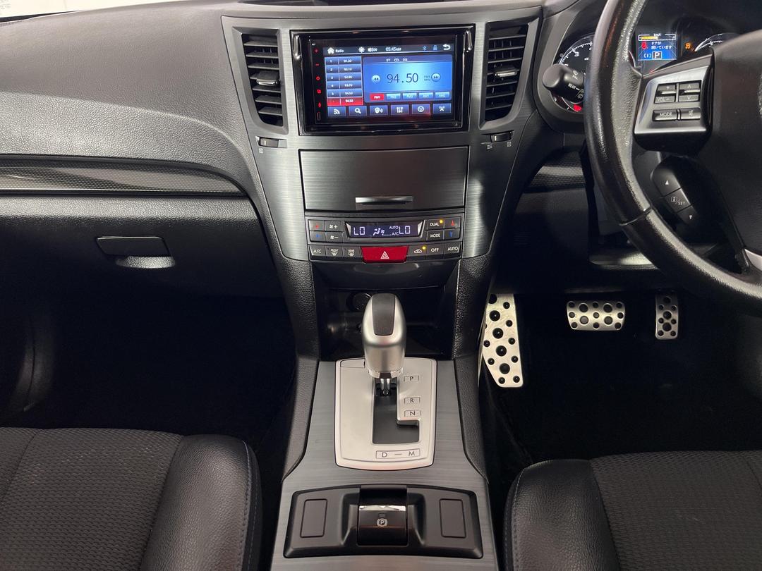 Photo '18' of Subaru Legacy