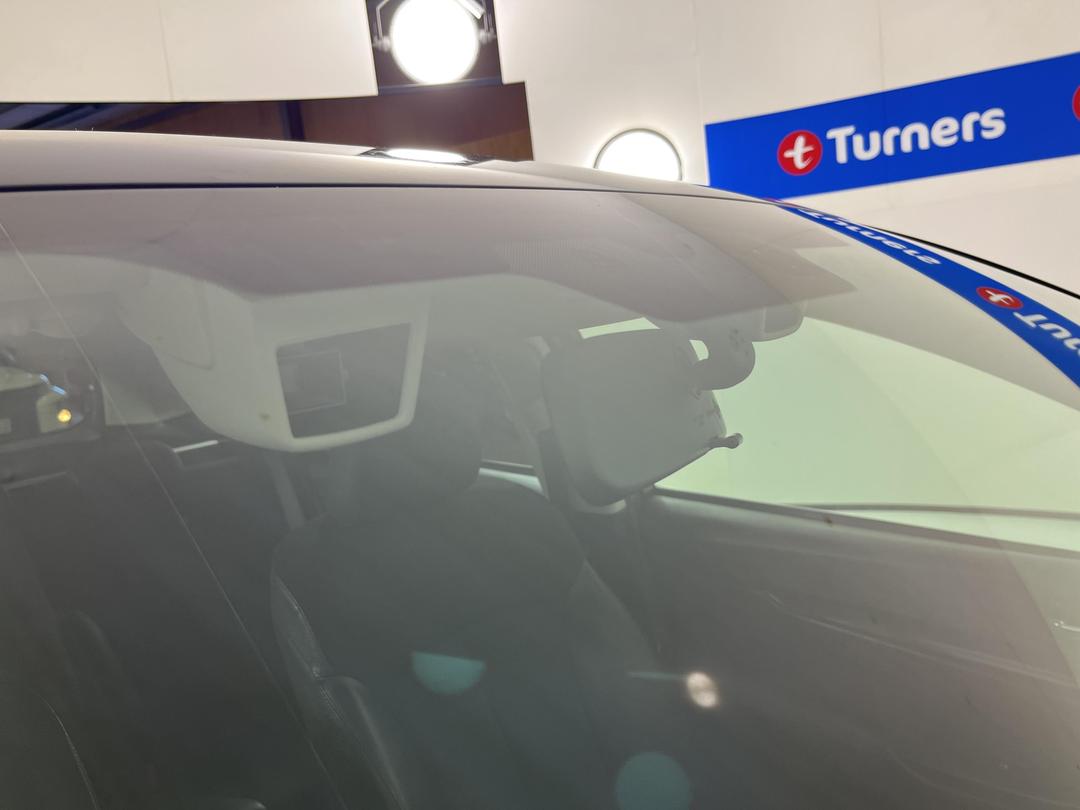 Photo '27' of Subaru Legacy