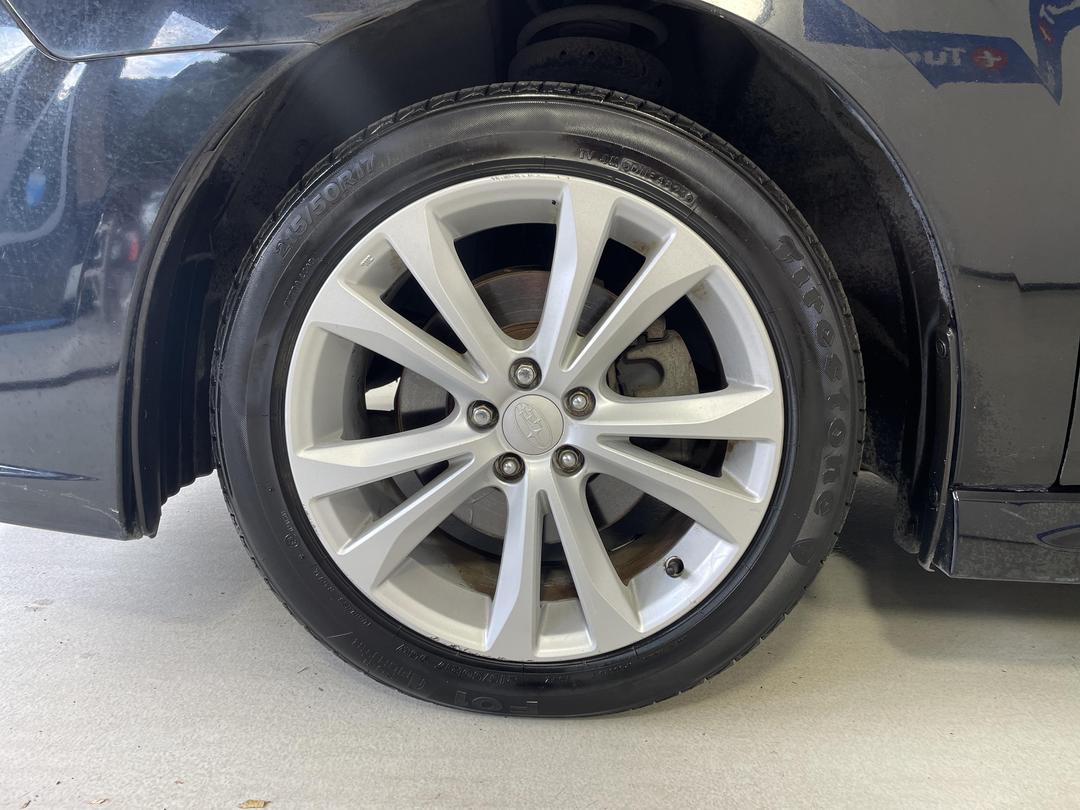 Photo '10' of Subaru Legacy