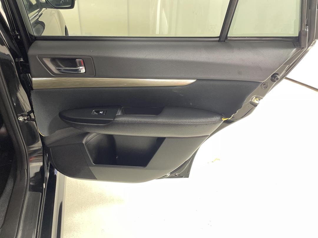 Photo '19' of Subaru Legacy