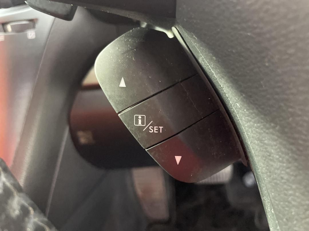 Photo '27' of Subaru Legacy